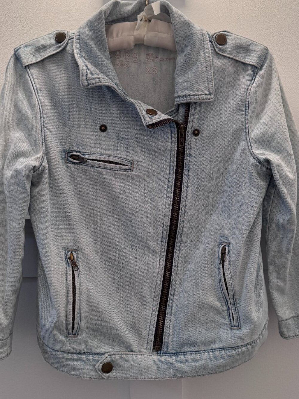 GAP Light Wash Denim Moto Women's Jacket XS Distressed Zip Jacket,Good Condition